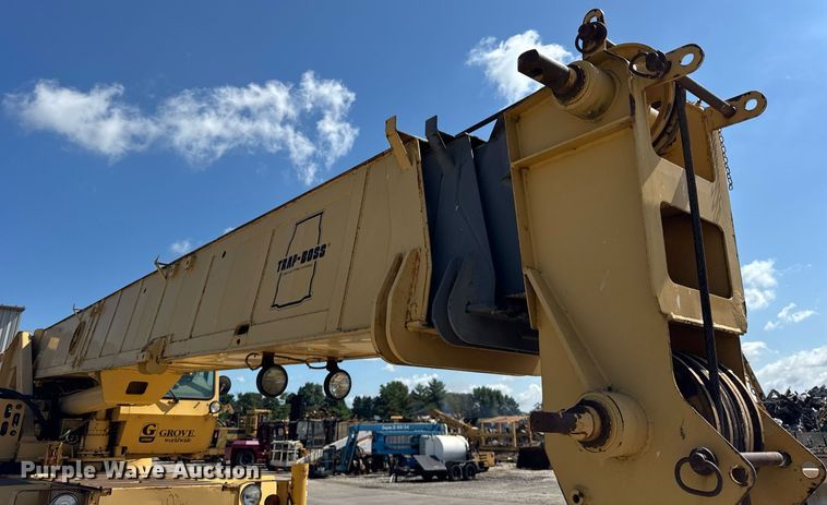 image for item EF2100 1996 Grove RT422 crane