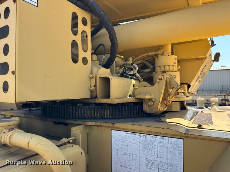 image for item EF2100 1996 Grove RT422 crane