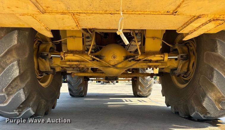 image for item EF2100 1996 Grove RT422 crane