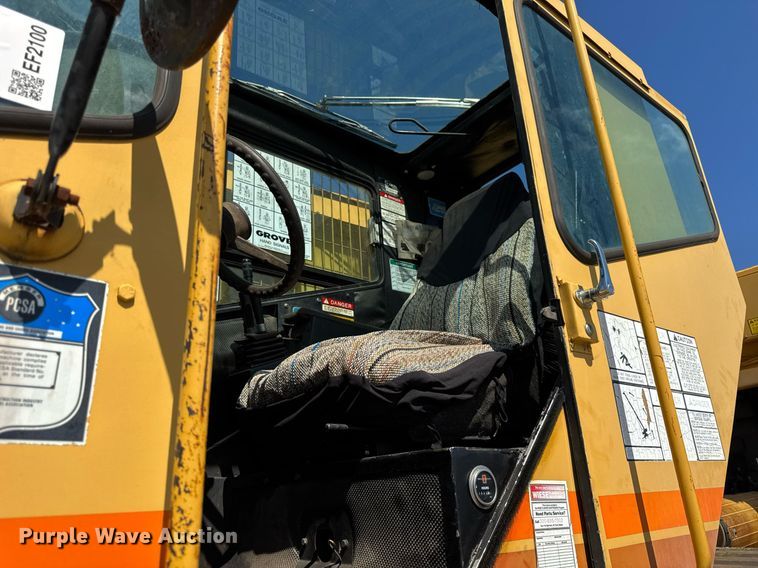 image for item EF2100 1996 Grove RT422 crane