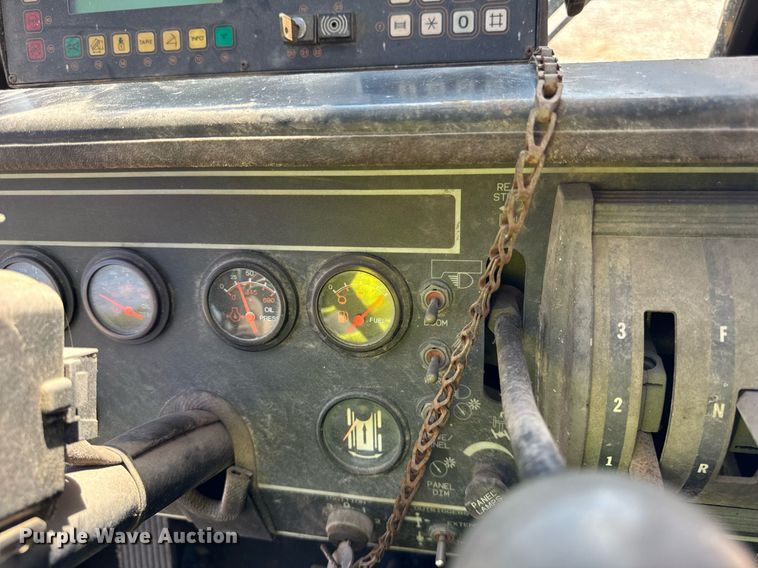 image for item EF2100 1996 Grove RT422 crane