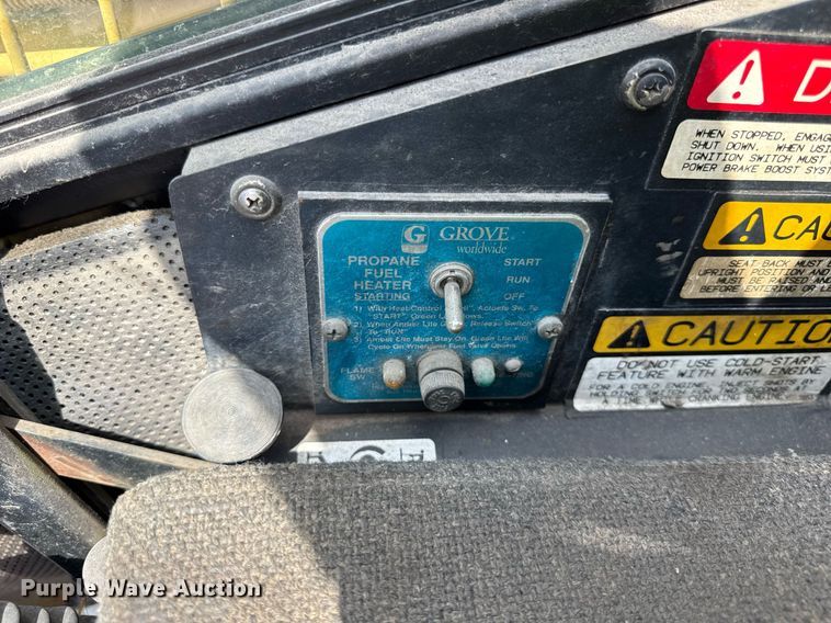 image for item EF2100 1996 Grove RT422 crane