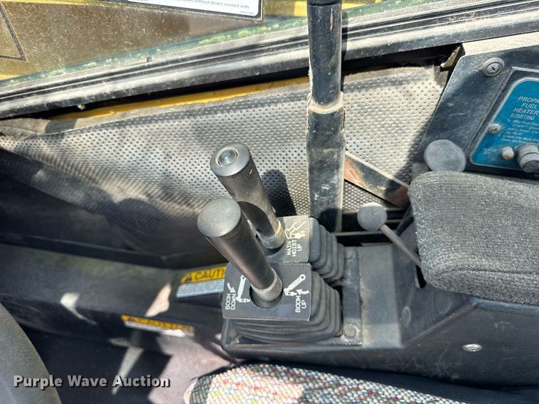 image for item EF2100 1996 Grove RT422 crane