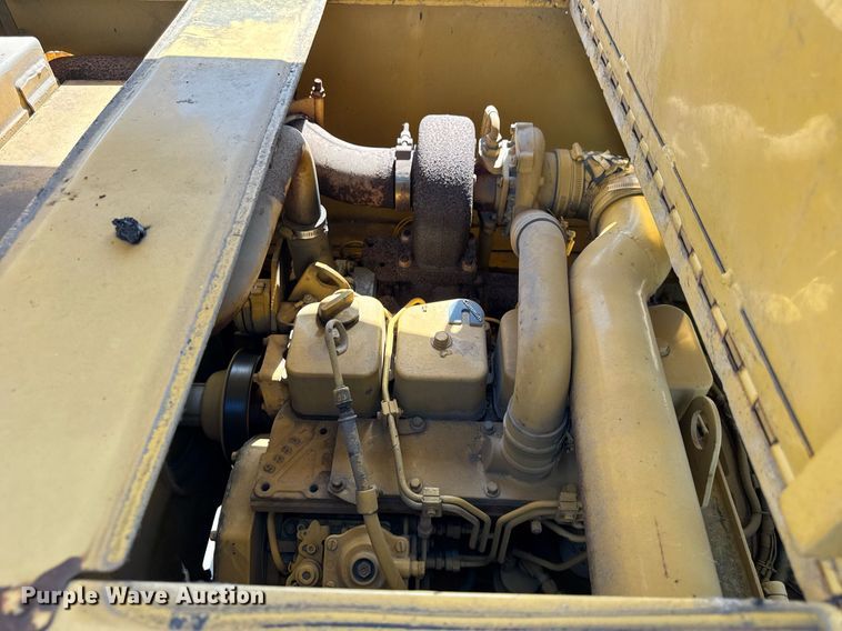 image for item EF2100 1996 Grove RT422 crane