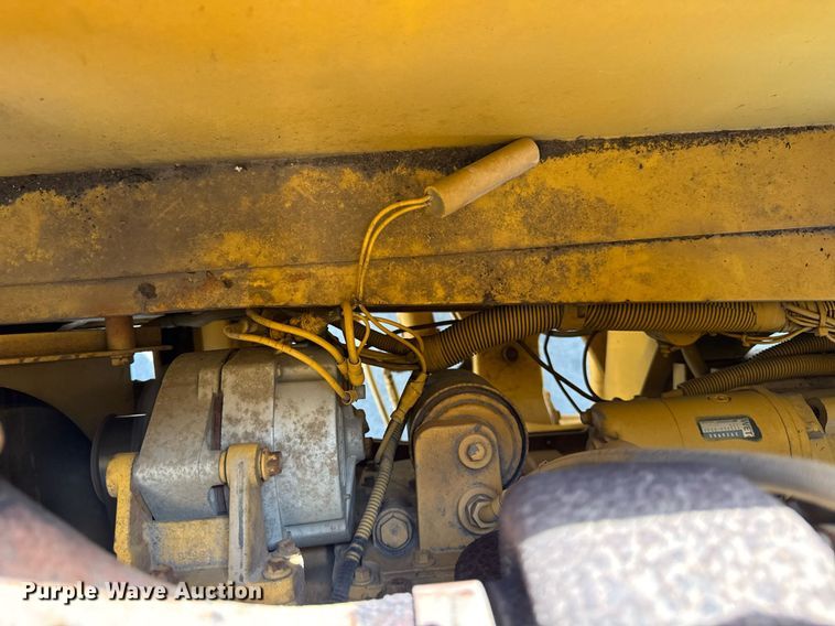 image for item EF2100 1996 Grove RT422 crane