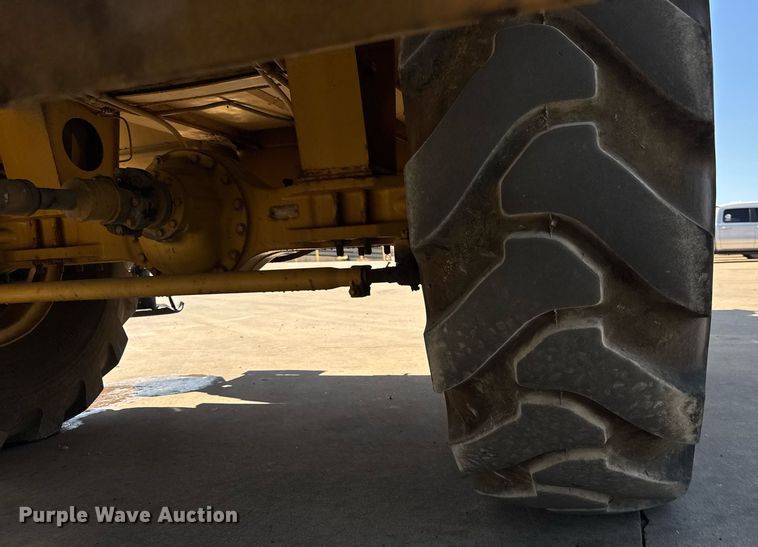 image for item EF2100 1996 Grove RT422 crane