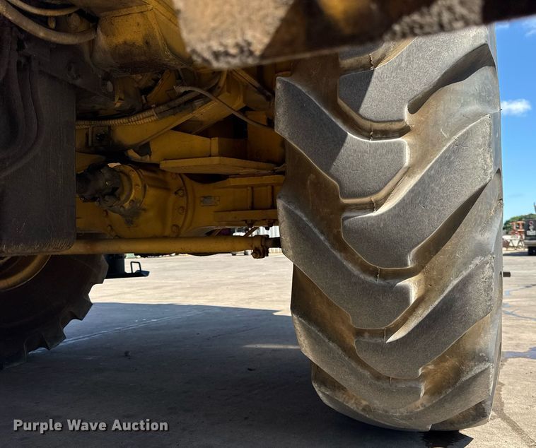 image for item EF2100 1996 Grove RT422 crane