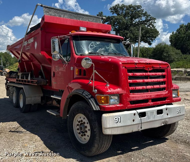 image for item EF2101 2000 Sterling LT9500 conveyor truck