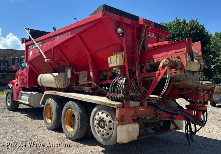 image for item EF2101 2000 Sterling LT9500 conveyor truck