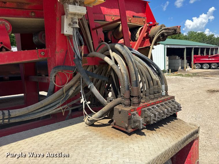 image for item EF2101 2000 Sterling LT9500 conveyor truck