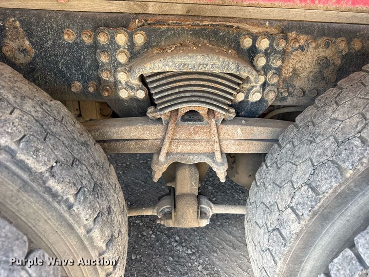 image for item EF2101 2000 Sterling LT9500 conveyor truck