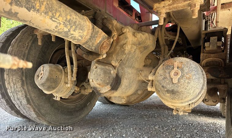 image for item EF2101 2000 Sterling LT9500 conveyor truck