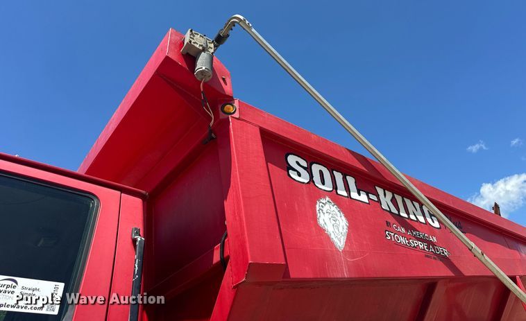 image for item EF2101 2000 Sterling LT9500 conveyor truck