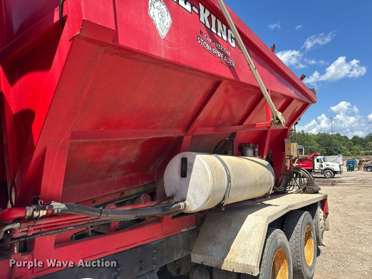 image for item EF2101 2000 Sterling LT9500 conveyor truck