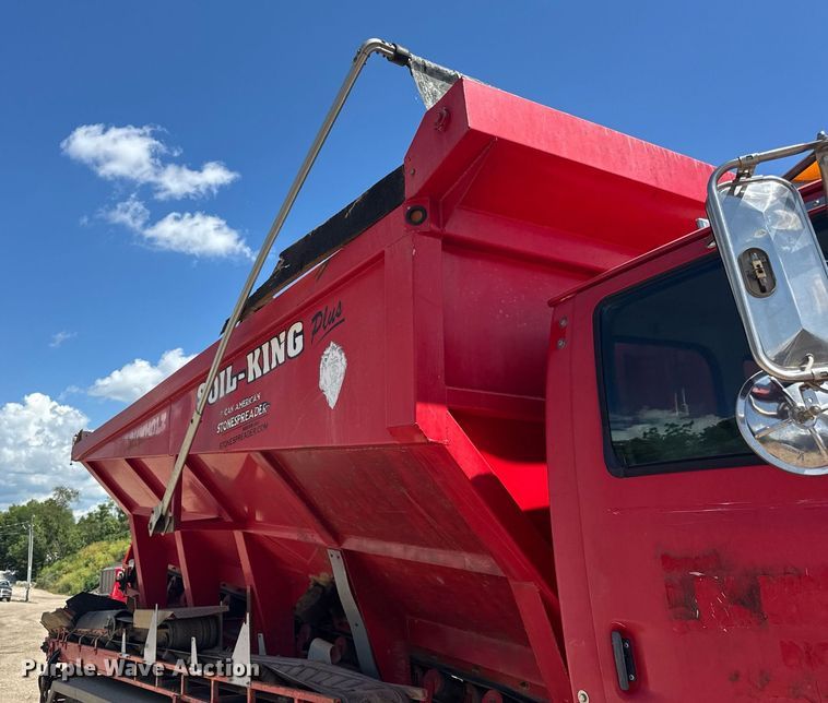 image for item EF2101 2000 Sterling LT9500 conveyor truck