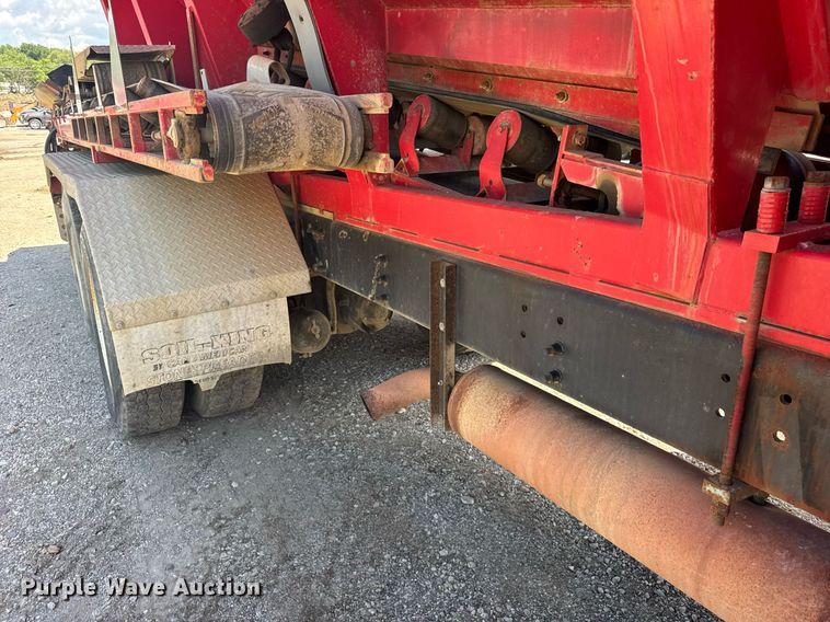 image for item EF2101 2000 Sterling LT9500 conveyor truck