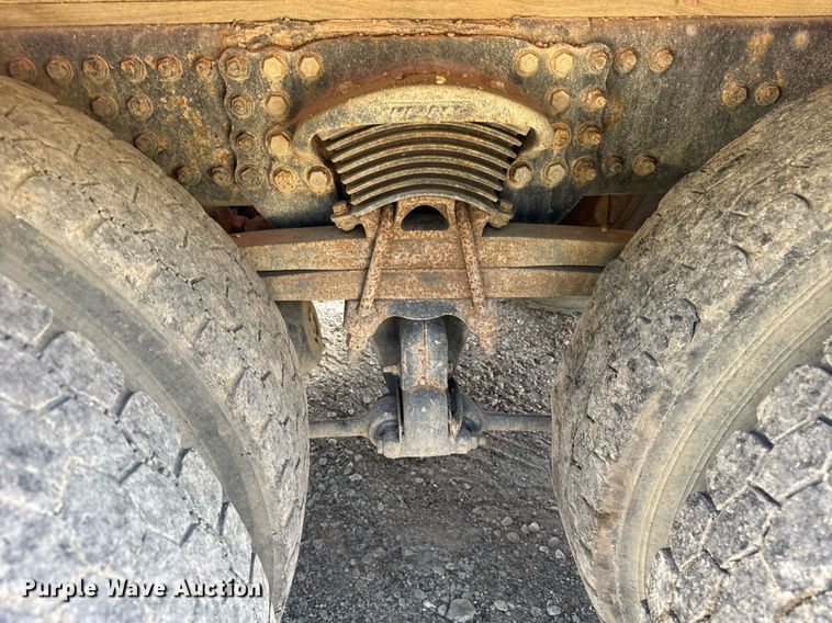 image for item EF2101 2000 Sterling LT9500 conveyor truck