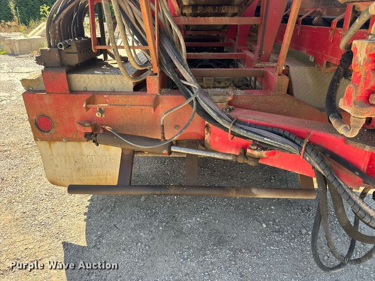 image for item EF2101 2000 Sterling LT9500 conveyor truck