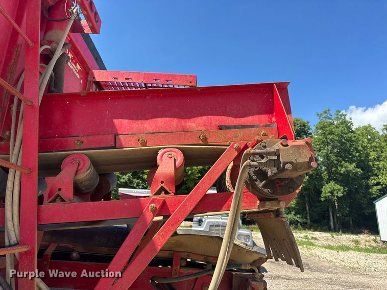 image for item EF2101 2000 Sterling LT9500 conveyor truck