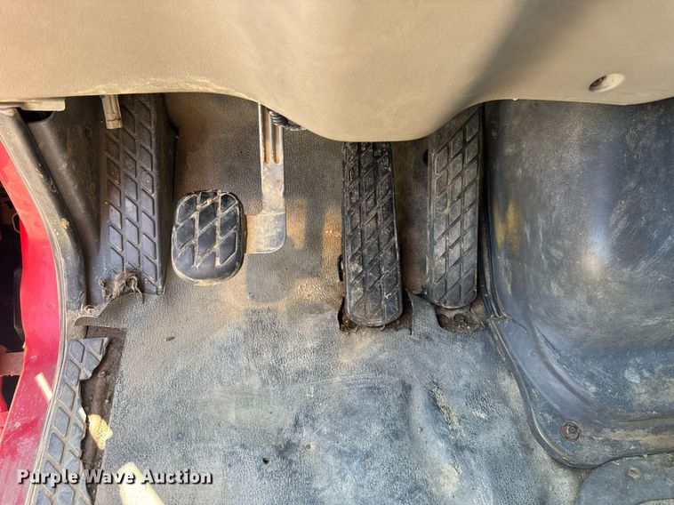 image for item EF2101 2000 Sterling LT9500 conveyor truck