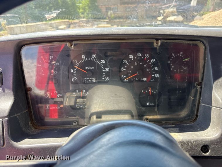 image for item EF2101 2000 Sterling LT9500 conveyor truck