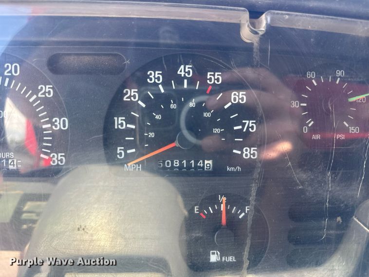 image for item EF2101 2000 Sterling LT9500 conveyor truck