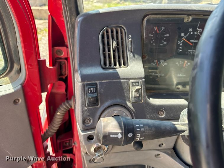 image for item EF2101 2000 Sterling LT9500 conveyor truck