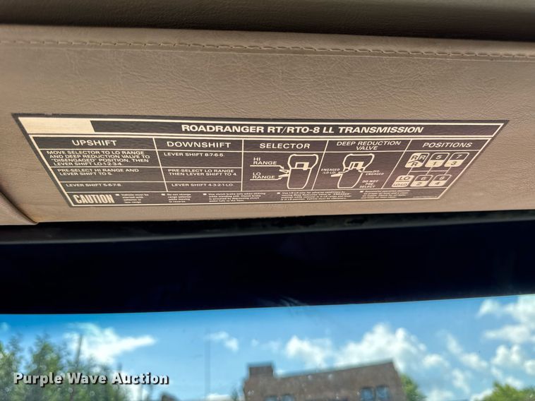 image for item EF2101 2000 Sterling LT9500 conveyor truck