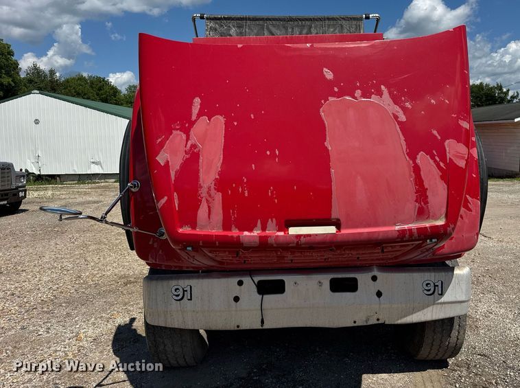 image for item EF2101 2000 Sterling LT9500 conveyor truck