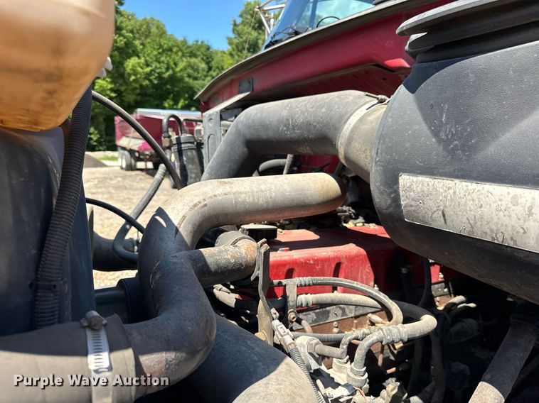 image for item EF2101 2000 Sterling LT9500 conveyor truck