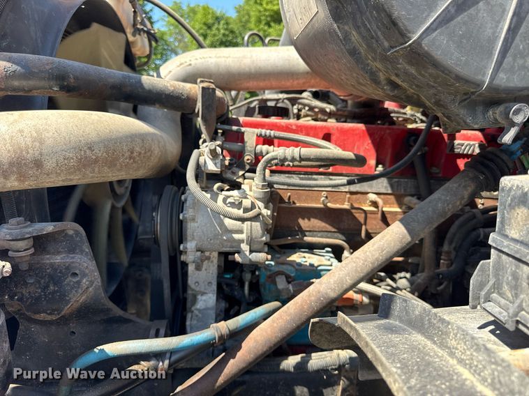 image for item EF2101 2000 Sterling LT9500 conveyor truck