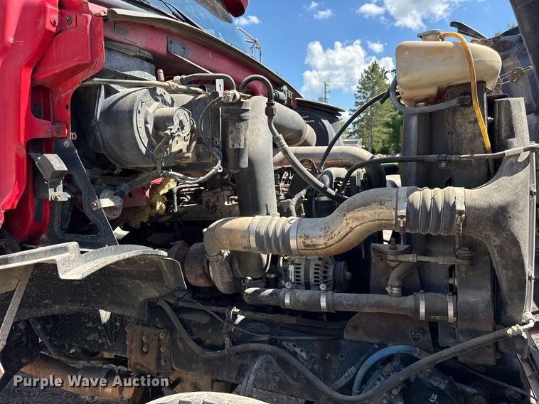 image for item EF2101 2000 Sterling LT9500 conveyor truck