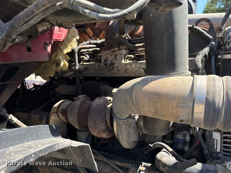 image for item EF2101 2000 Sterling LT9500 conveyor truck