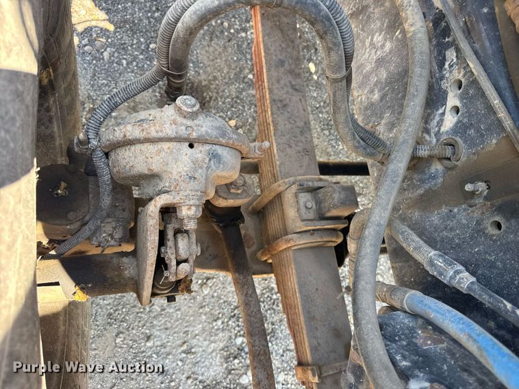 image for item EF2101 2000 Sterling LT9500 conveyor truck