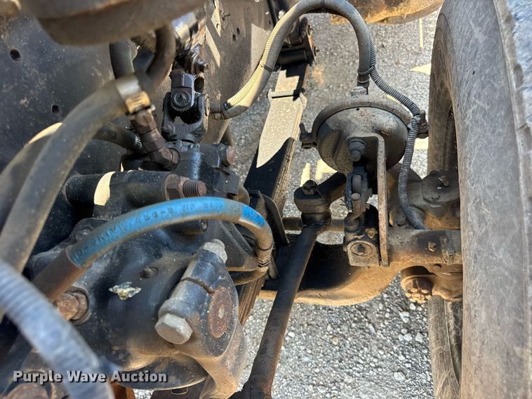 image for item EF2101 2000 Sterling LT9500 conveyor truck