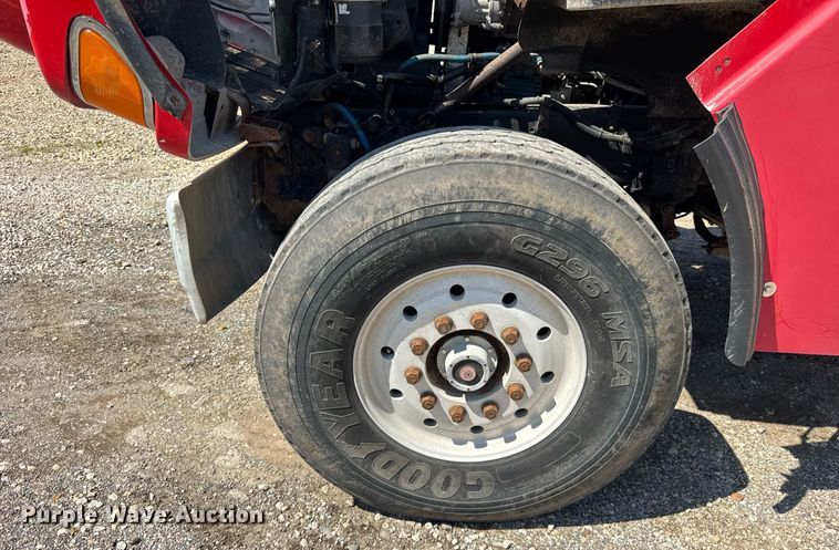 image for item EF2101 2000 Sterling LT9500 conveyor truck