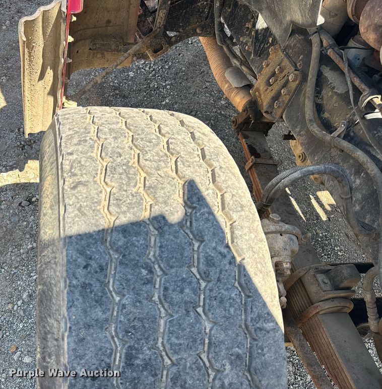 image for item EF2101 2000 Sterling LT9500 conveyor truck