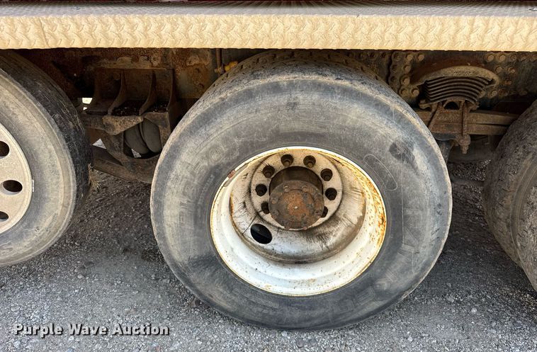 image for item EF2101 2000 Sterling LT9500 conveyor truck