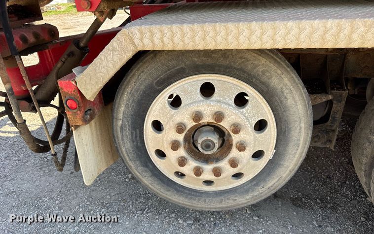 image for item EF2101 2000 Sterling LT9500 conveyor truck