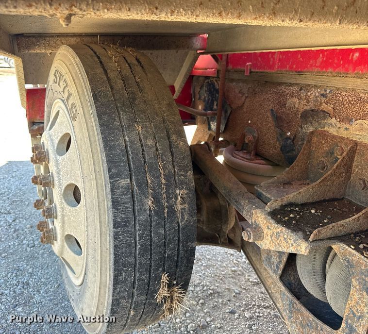 image for item EF2101 2000 Sterling LT9500 conveyor truck