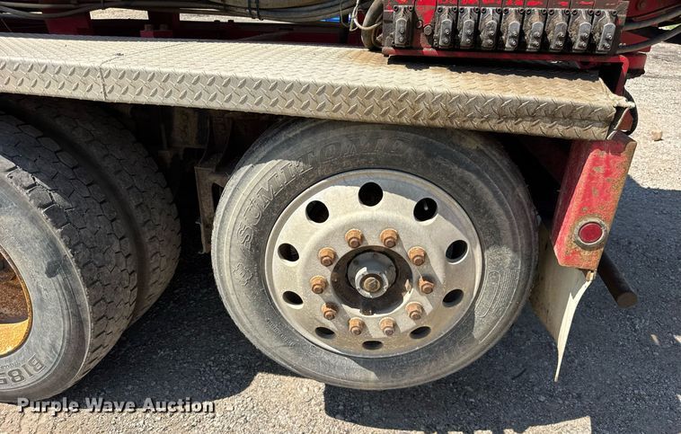 image for item EF2101 2000 Sterling LT9500 conveyor truck