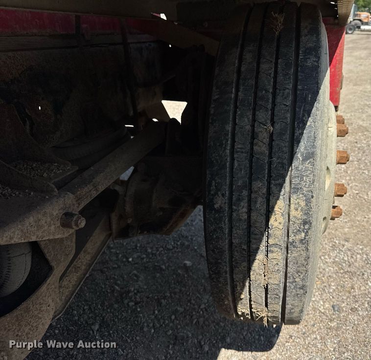 image for item EF2101 2000 Sterling LT9500 conveyor truck