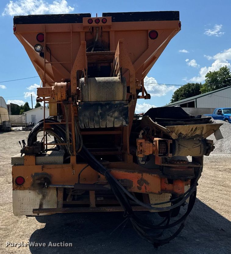 image for item EF2102 2006 Sterling L9500 conveyor truck