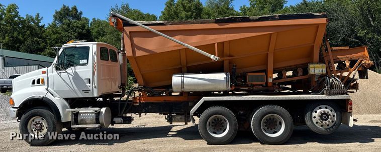 image for item EF2102 2006 Sterling L9500 conveyor truck