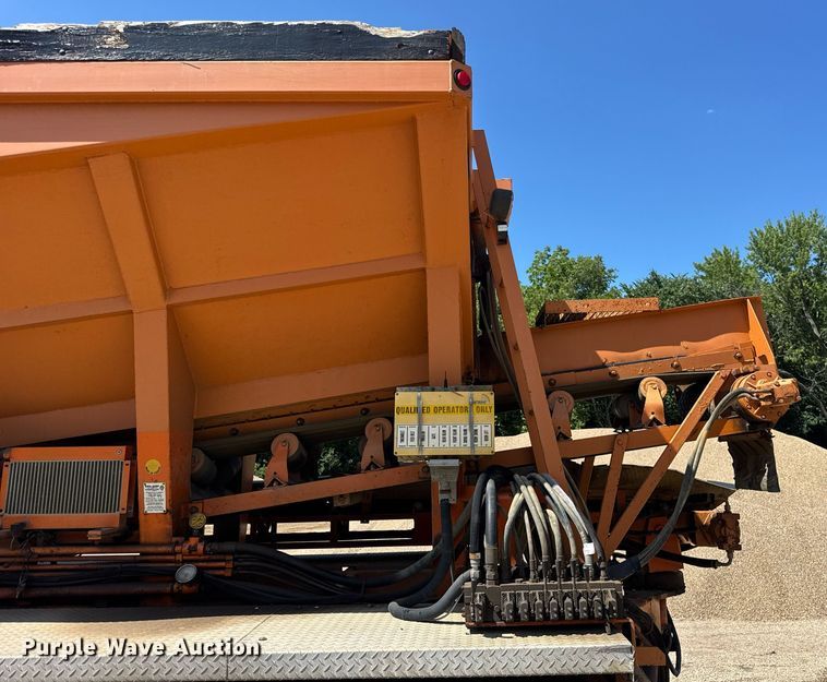 image for item EF2102 2006 Sterling L9500 conveyor truck