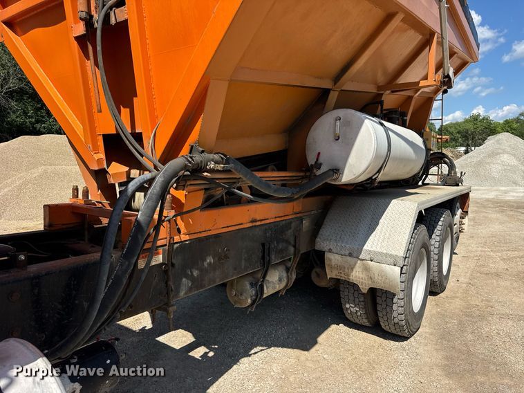 image for item EF2102 2006 Sterling L9500 conveyor truck