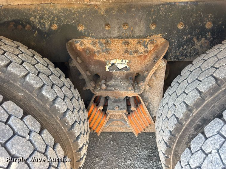 image for item EF2102 2006 Sterling L9500 conveyor truck