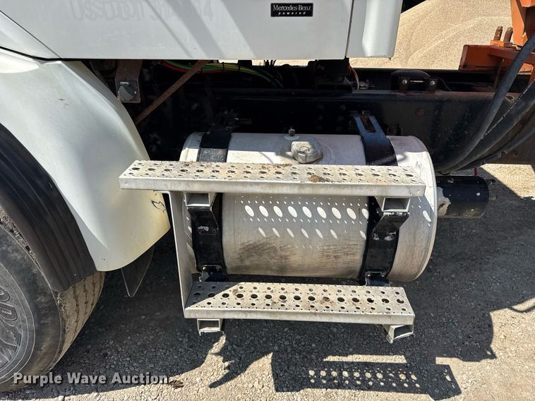 image for item EF2102 2006 Sterling L9500 conveyor truck