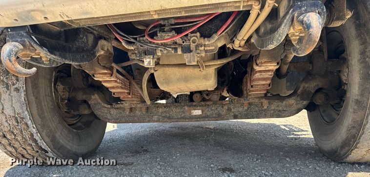 image for item EF2102 2006 Sterling L9500 conveyor truck