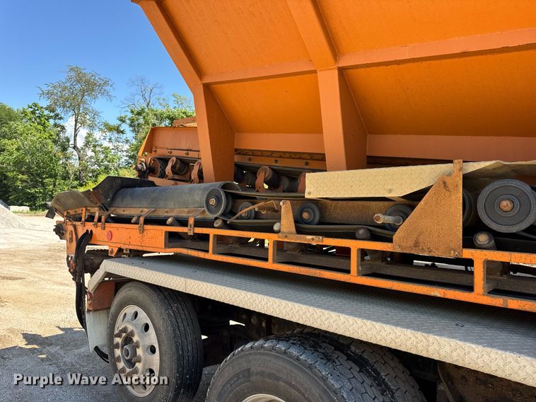 image for item EF2102 2006 Sterling L9500 conveyor truck